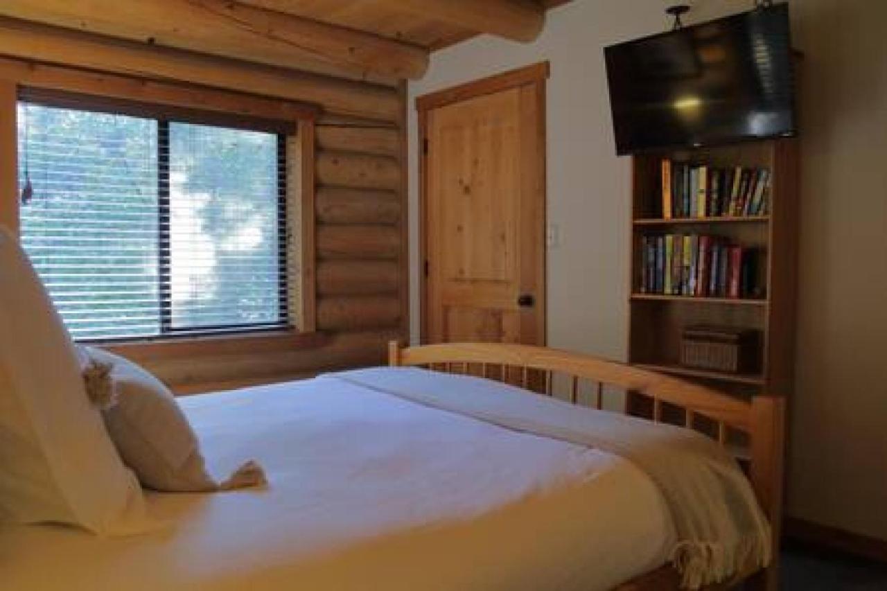 Eagles Nest - Natural Log Cabin With Guest House 爱德怀 外观 照片